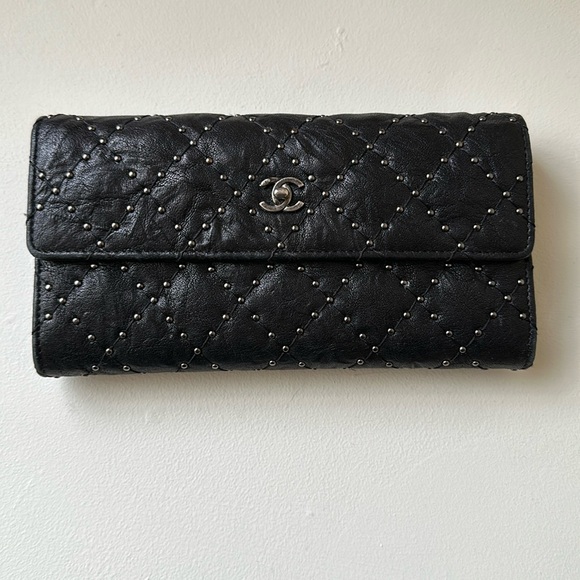 Chanel studded wallet - Picture 1 of 10